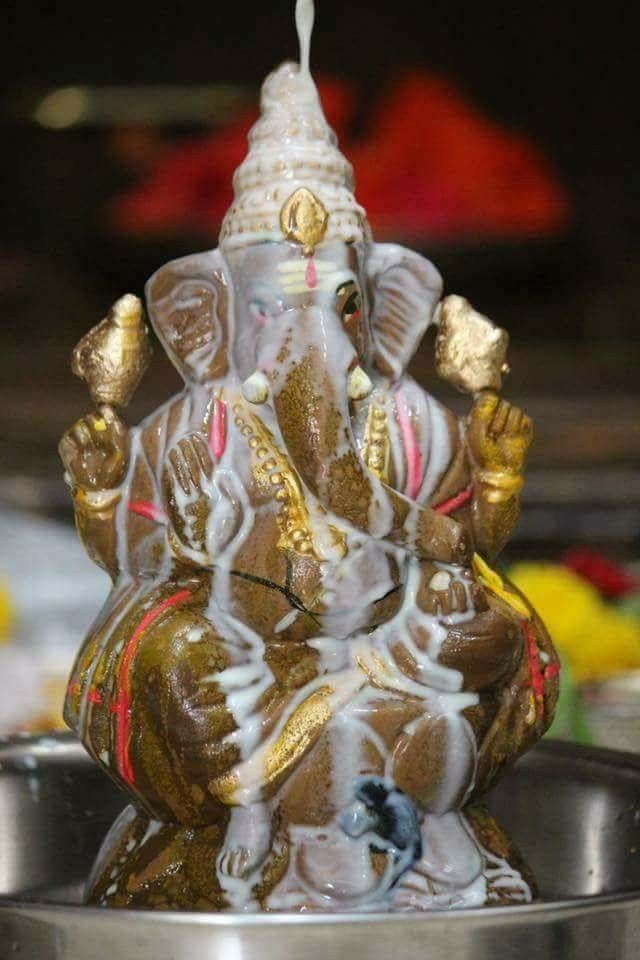 Khajrana Ganesh - Mastak Abhishek Puja