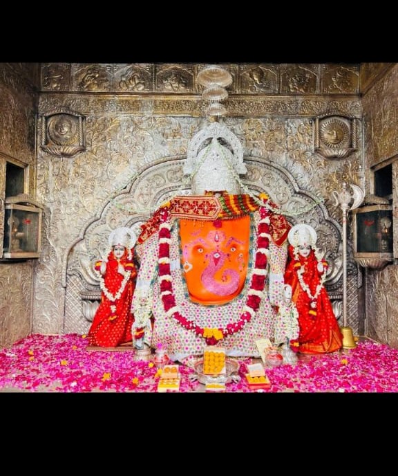 Khajrana Ganesh - Solah Shringar Puja