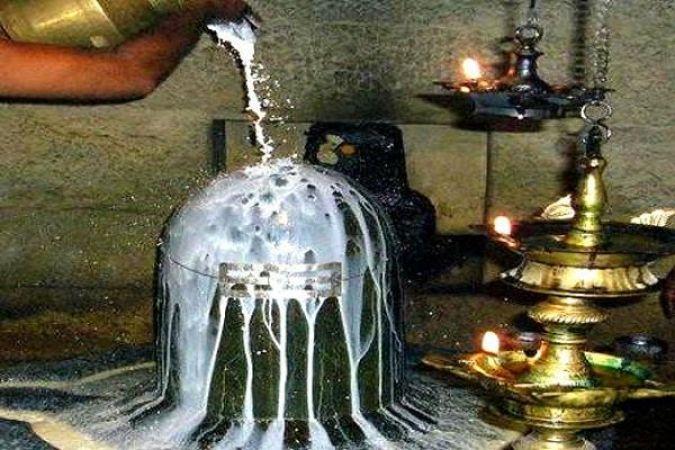 Abhishekam Shri Raja Rajeshwara Swamy Temple