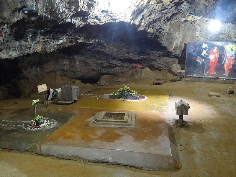 Porbandar Jambuvan Caves