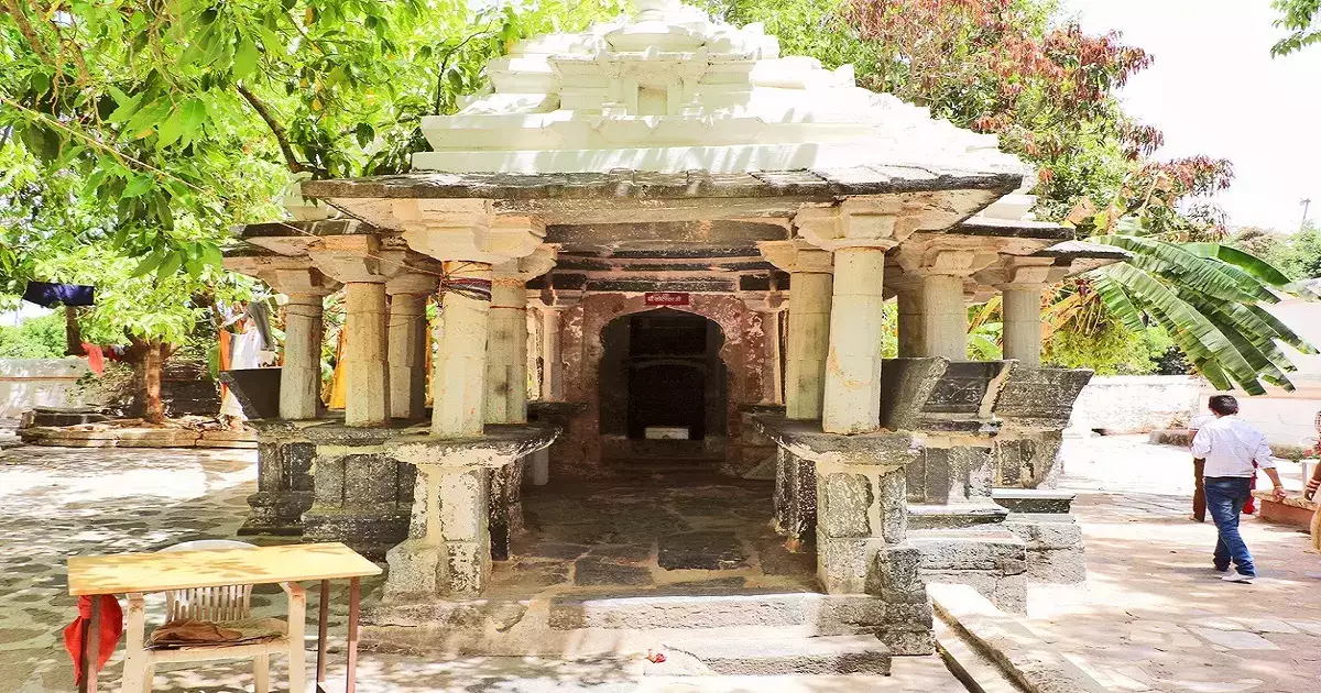 Achaleshwar Mahadev Temple