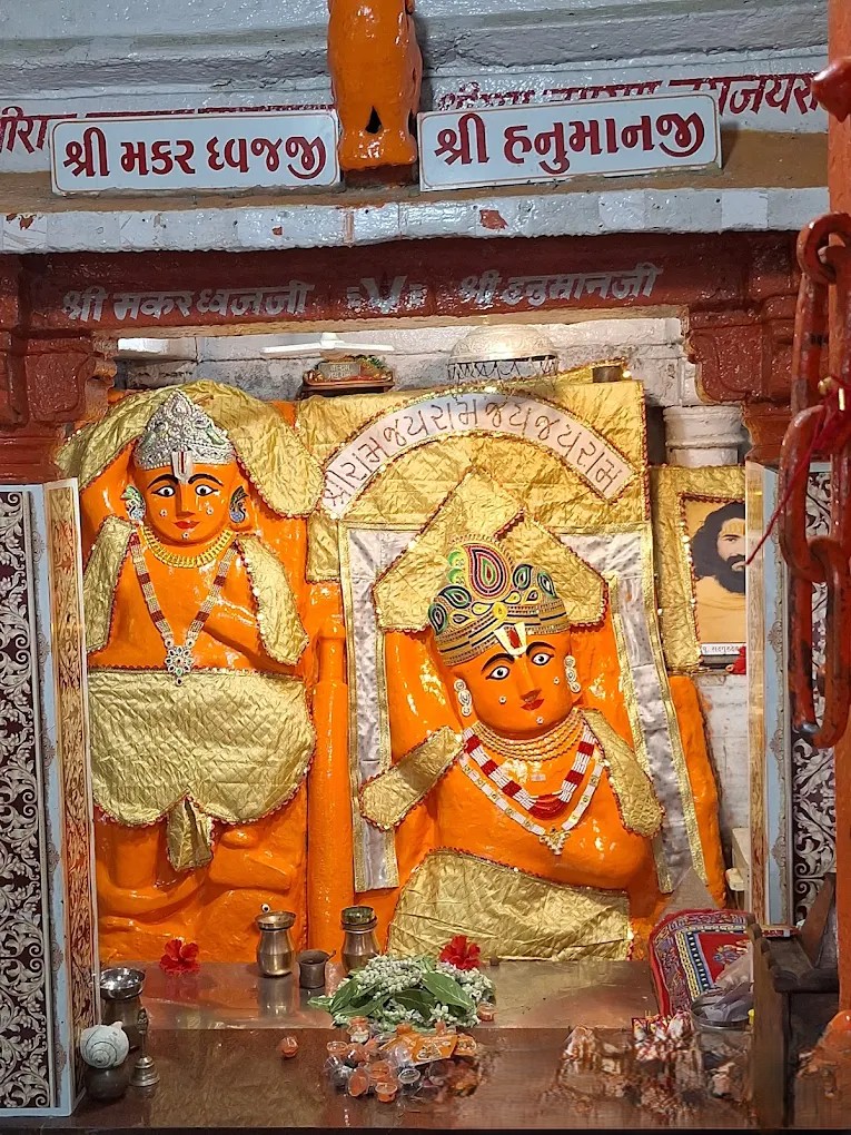 Makardhwaj Hanuman Mandir (Hanuman Dandi) - Dwarka