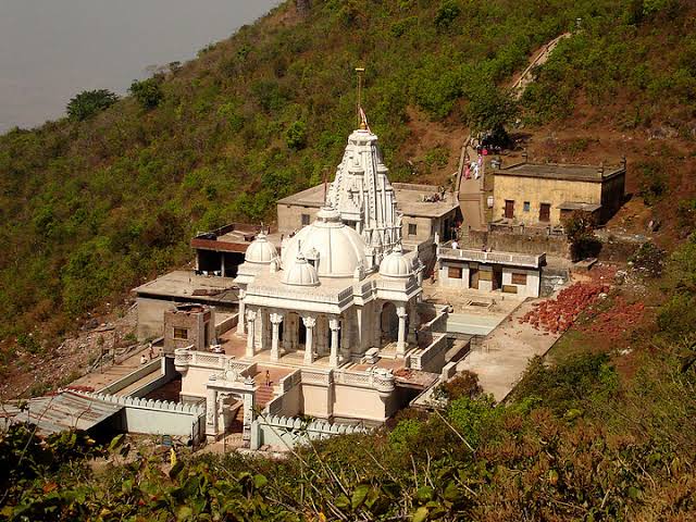 Sammed Shikharji Temple, Giridih