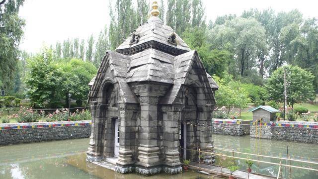 Pandrethan temple