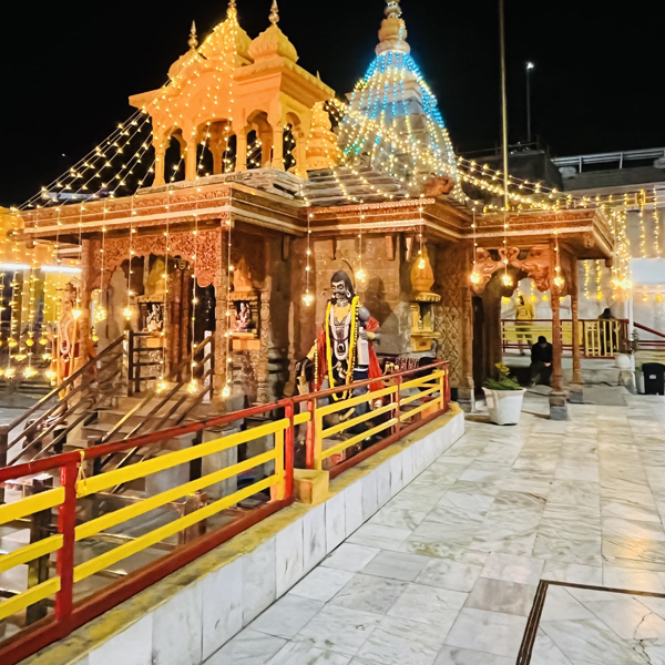 Maa Baglamukhi Temple - Kangra