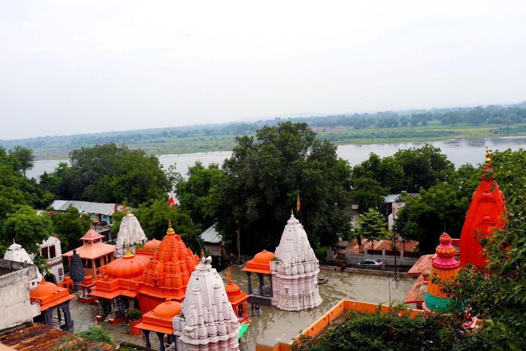 Shri Raj Rajeshwar Temple