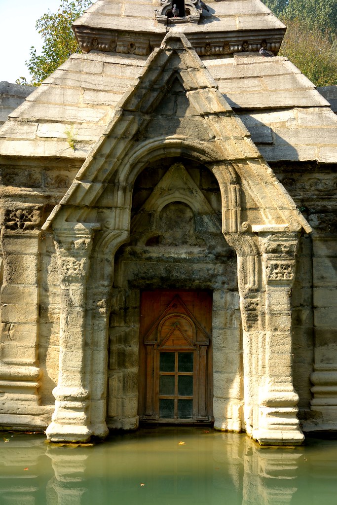 Pandrethan temple