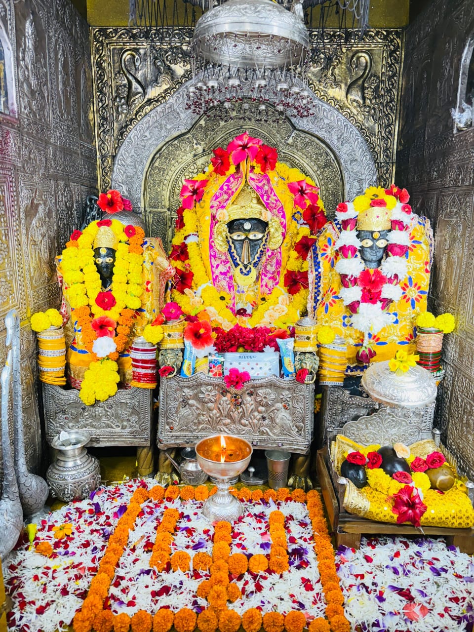 माँ बगलामुखी देवी के दर्शन