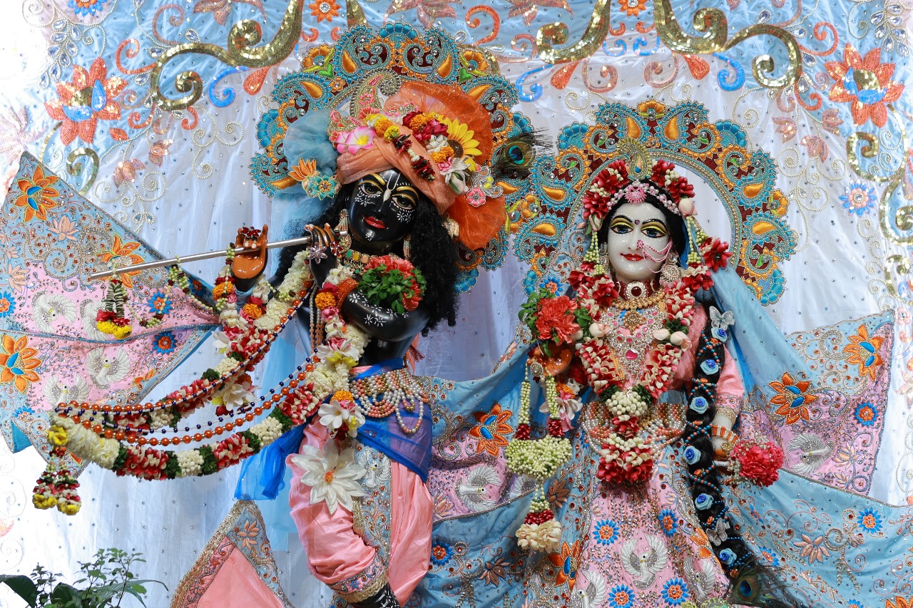 श्री राधा गोविंद नित्य दर्शन