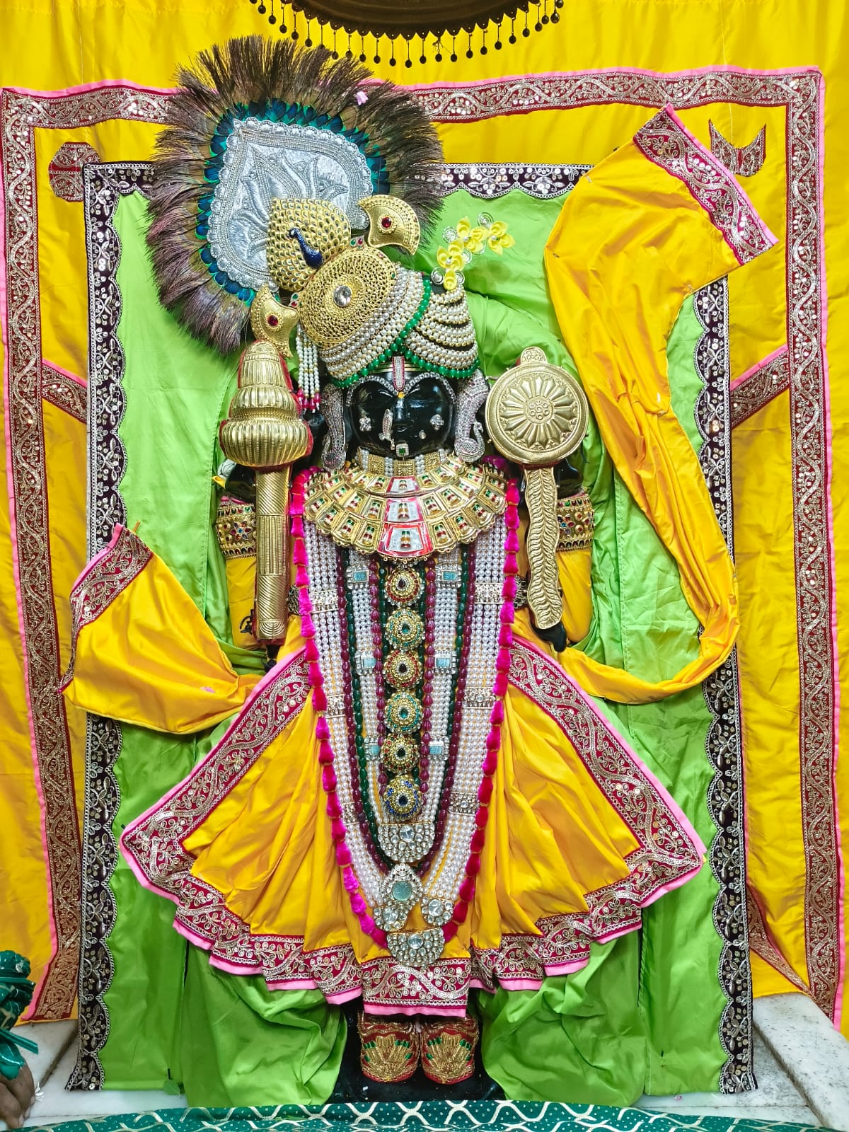 श्री द्वारिकाधीश महाराज नित्य श्रृंगार दर्शन