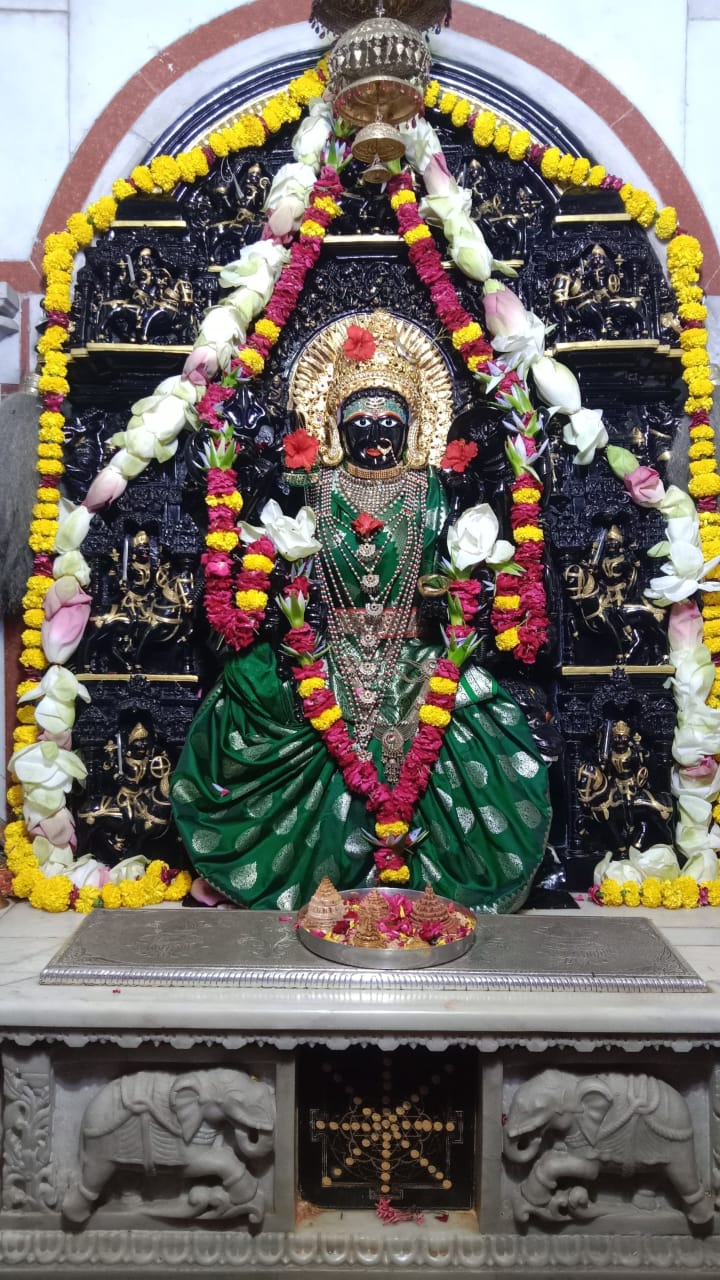 माँ त्रिपुरा सुंदरी दिव्य श्रृंगार दर्शन
