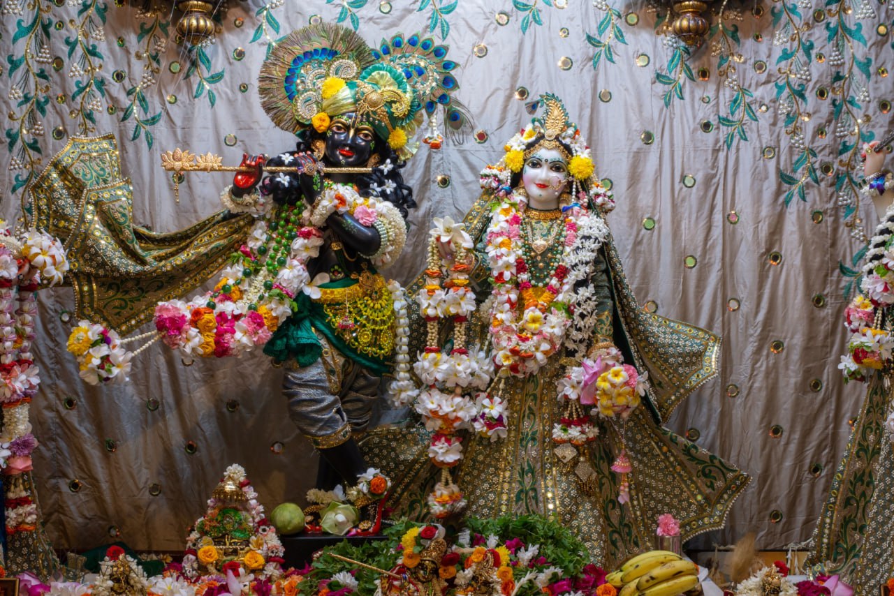 राधे कृष्ण
