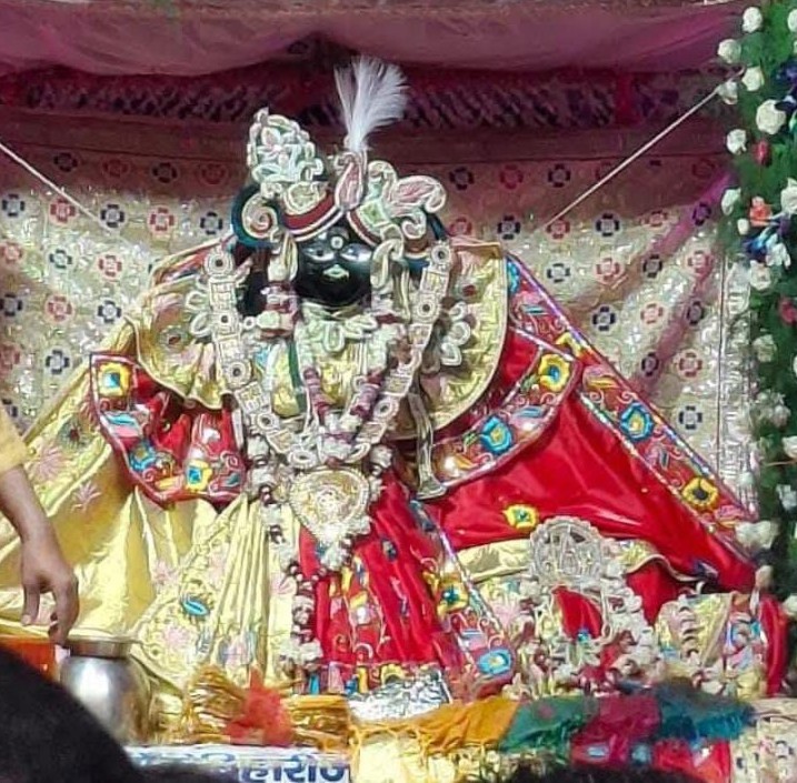 ठाकुर श्री बांके बिहारी जी के‌ श्रृंगार दर्शन