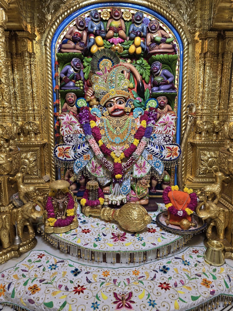 श्री कष्टभंजन देव श्रृंगार दर्शन
