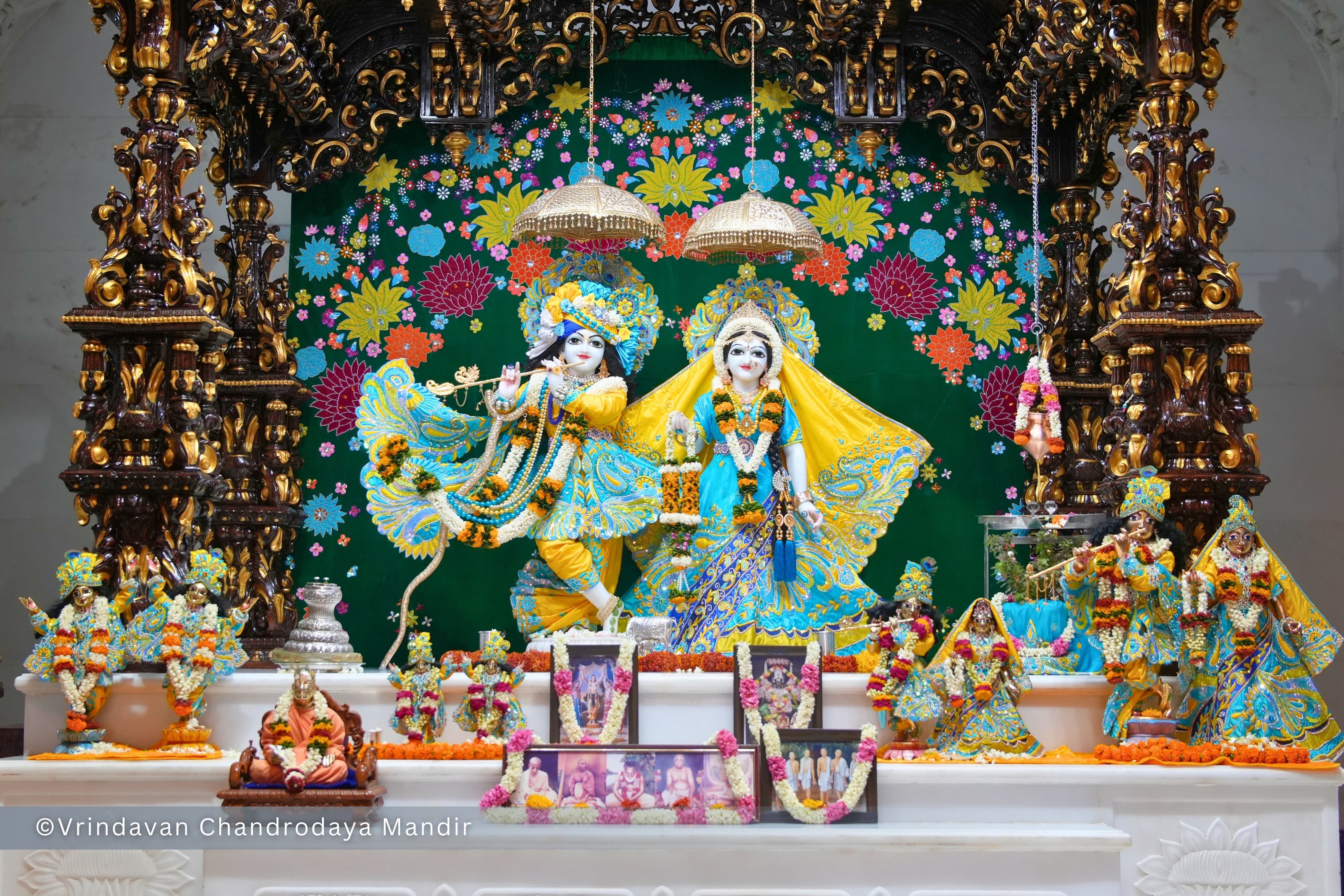 वृन्दावन चन्द्रोदय नित्य श्रृंगार दर्शन