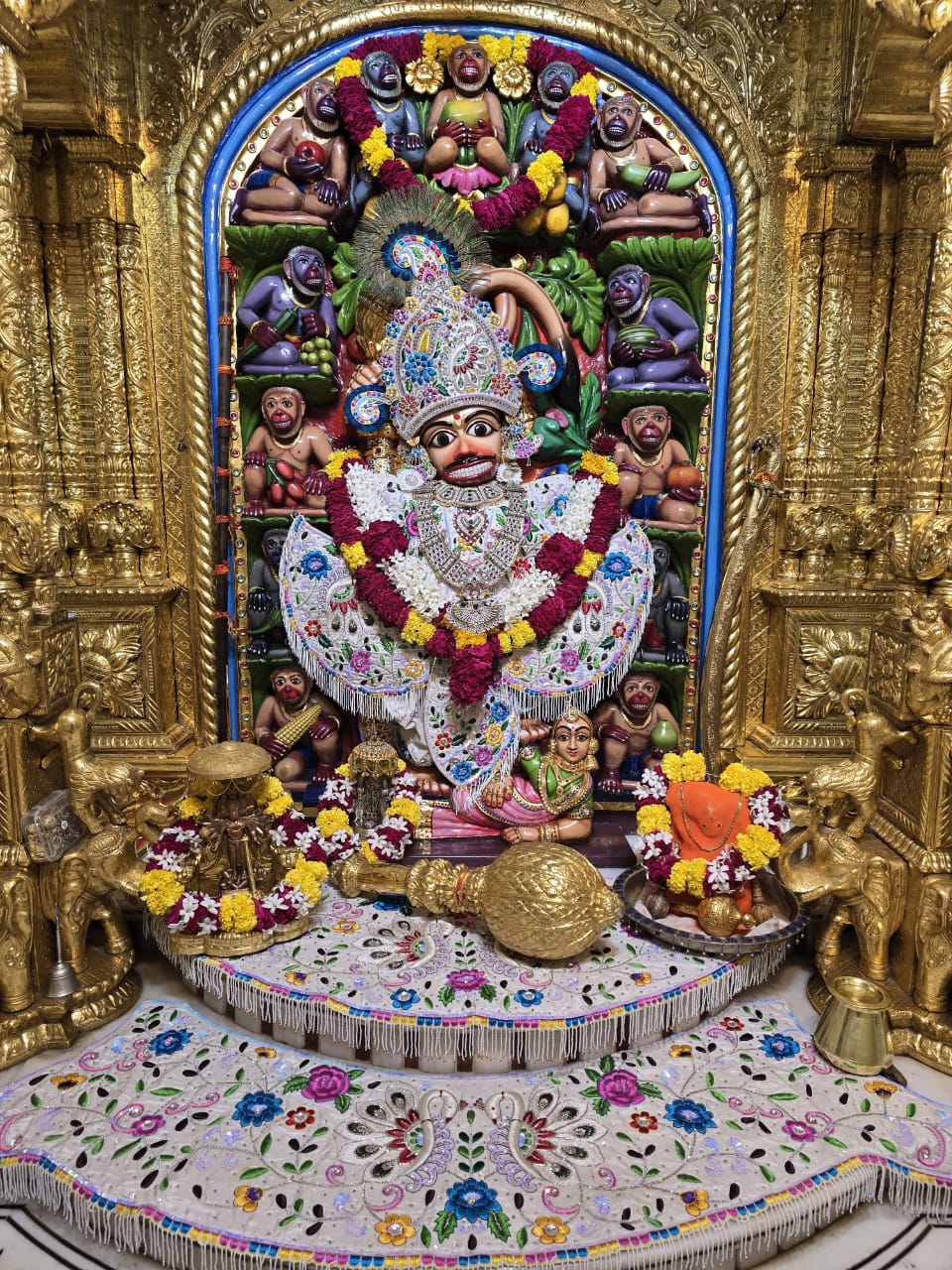 श्री कष्टभंजनदेव श्रृंगार दर्शन