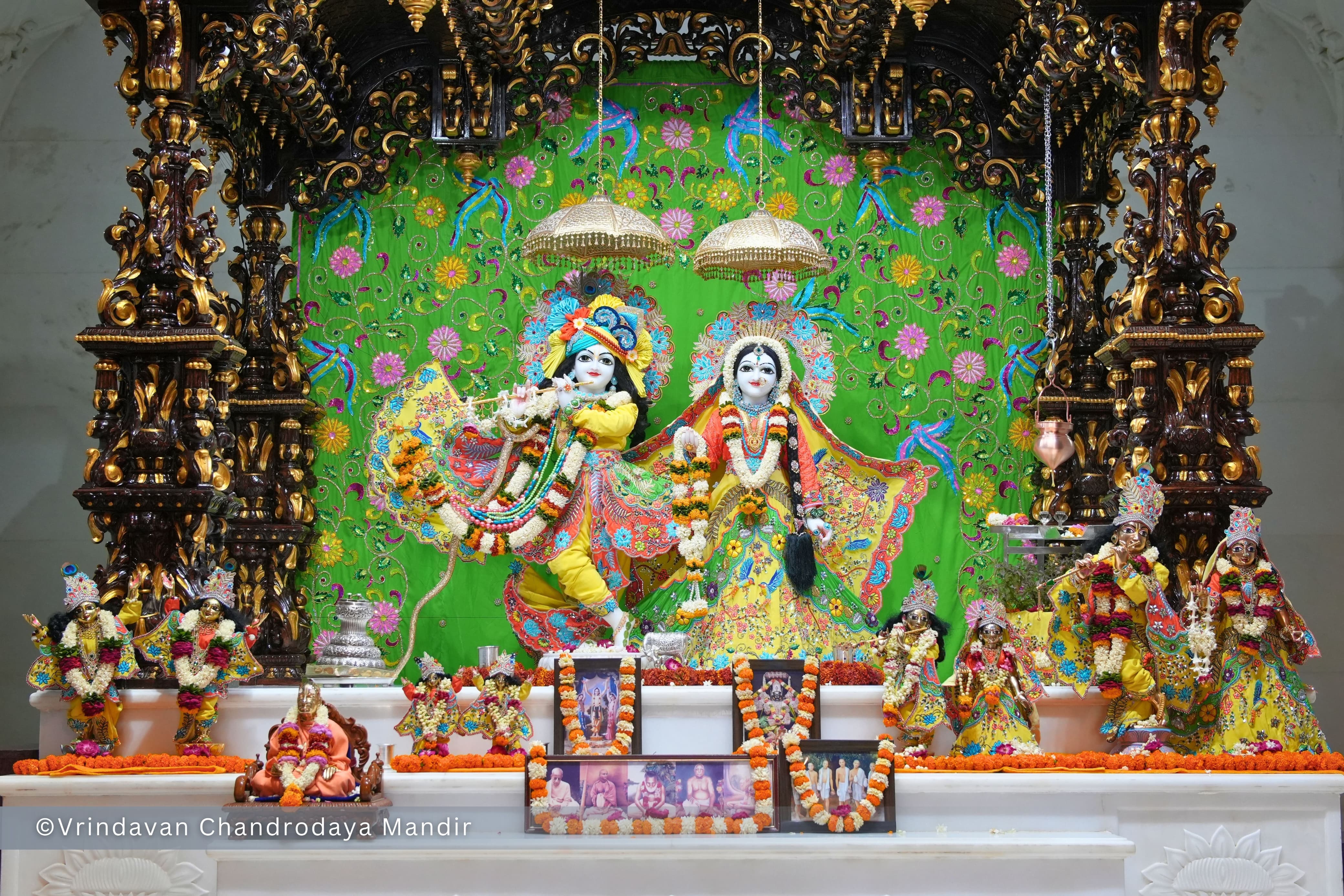 वृन्दावन चन्द्रोदय मंदिर नित्य श्रृंगार दर्शन