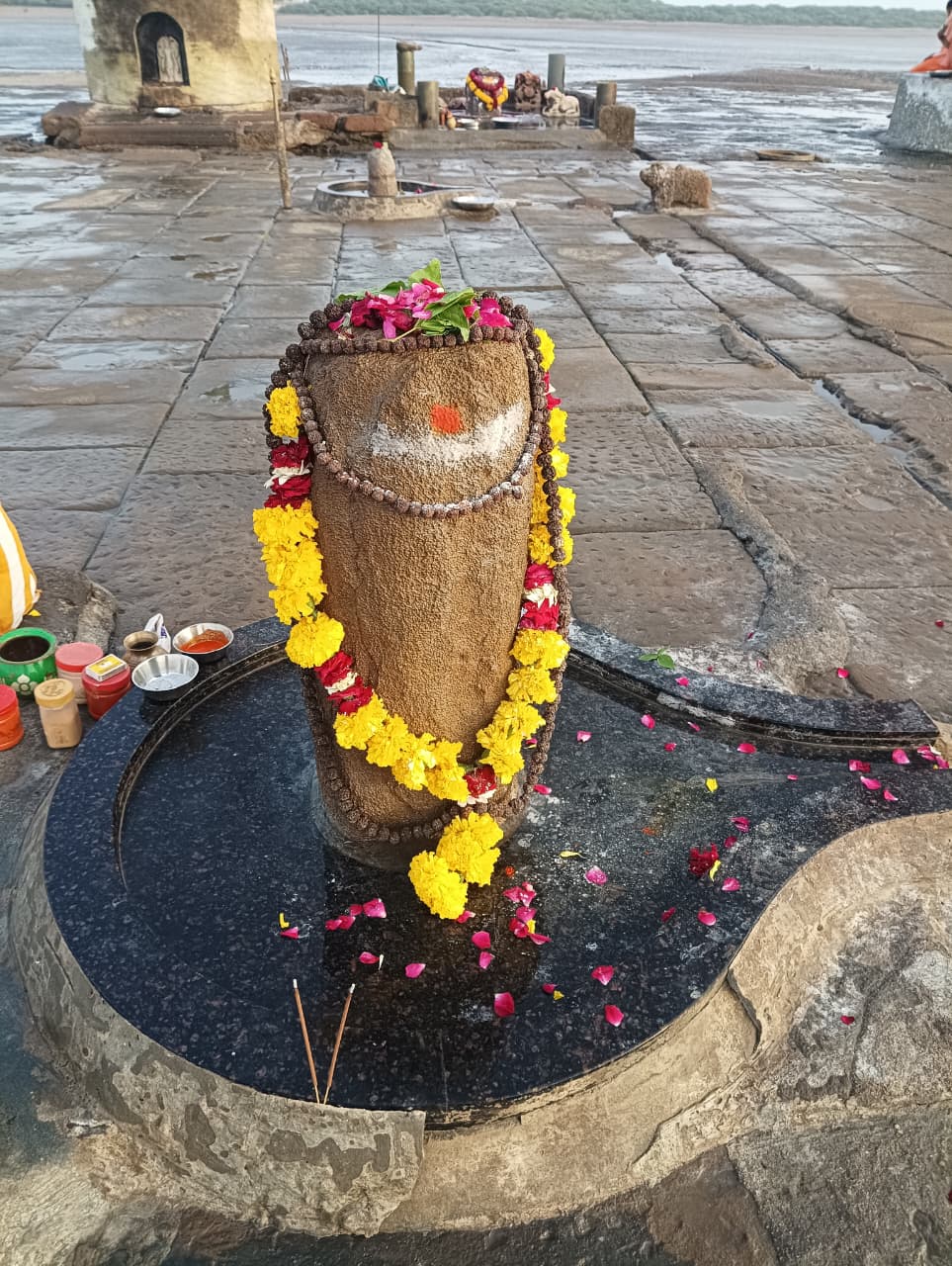 श्री निष्कलंक महादेव नित्य दर्शन