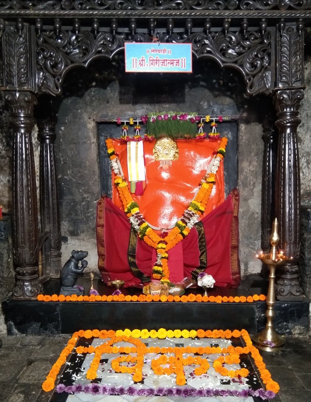 लेन्यान्द्री श्री गणेश नित्य श्रृंगार दर्शन