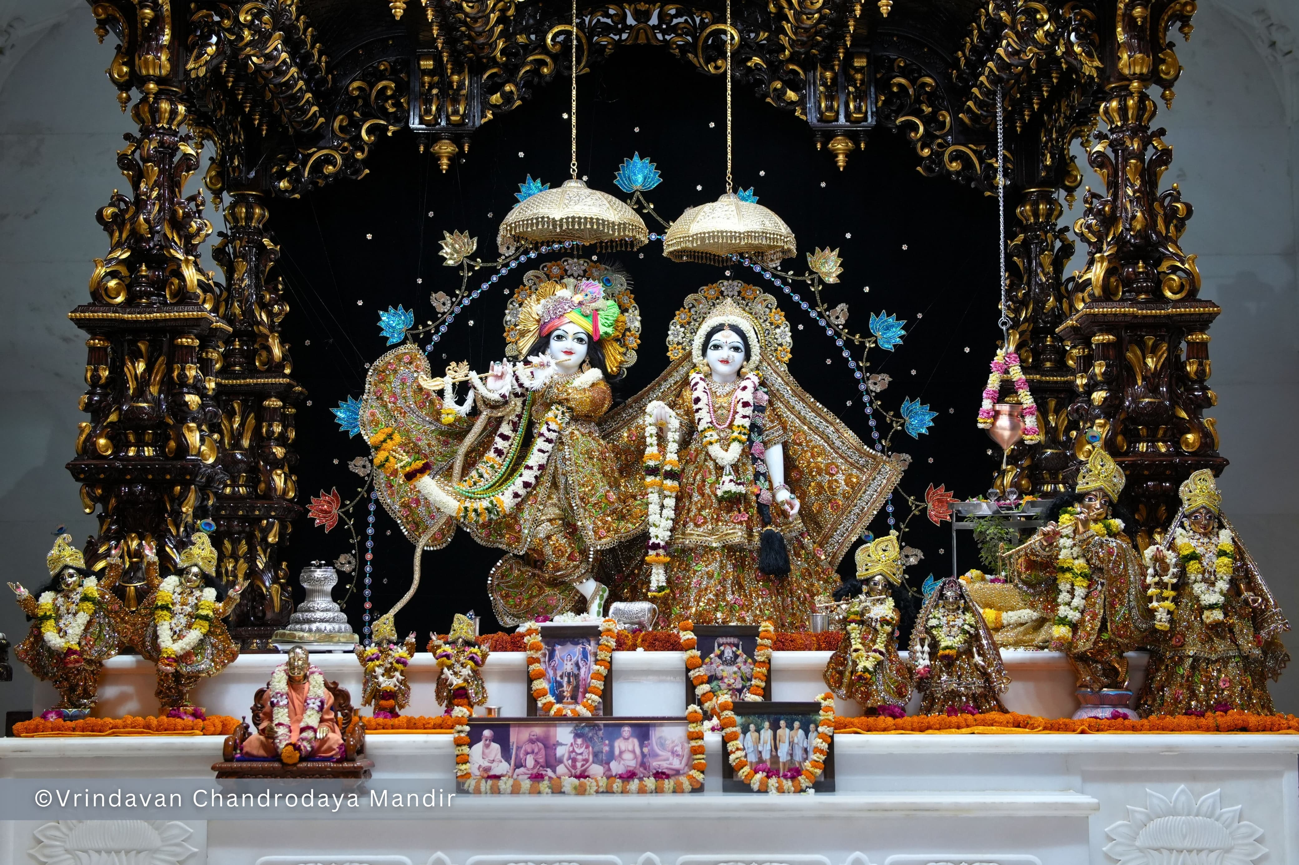 इस्कॉन चंद्रोदया नित्य श्रृंगार दर्शन