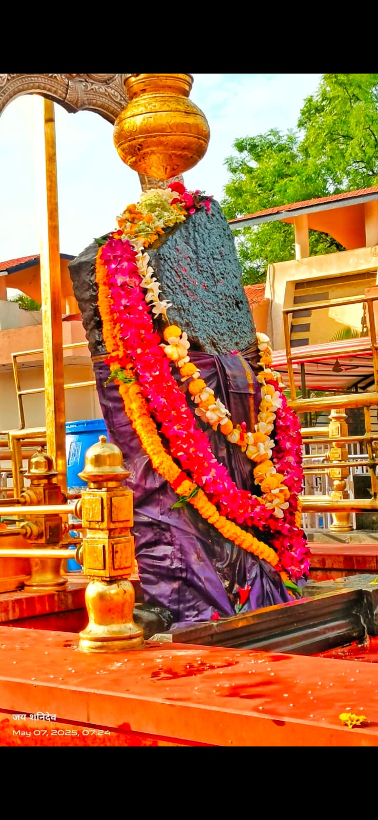 शनि शिंगलापुर नित्य दर्शन