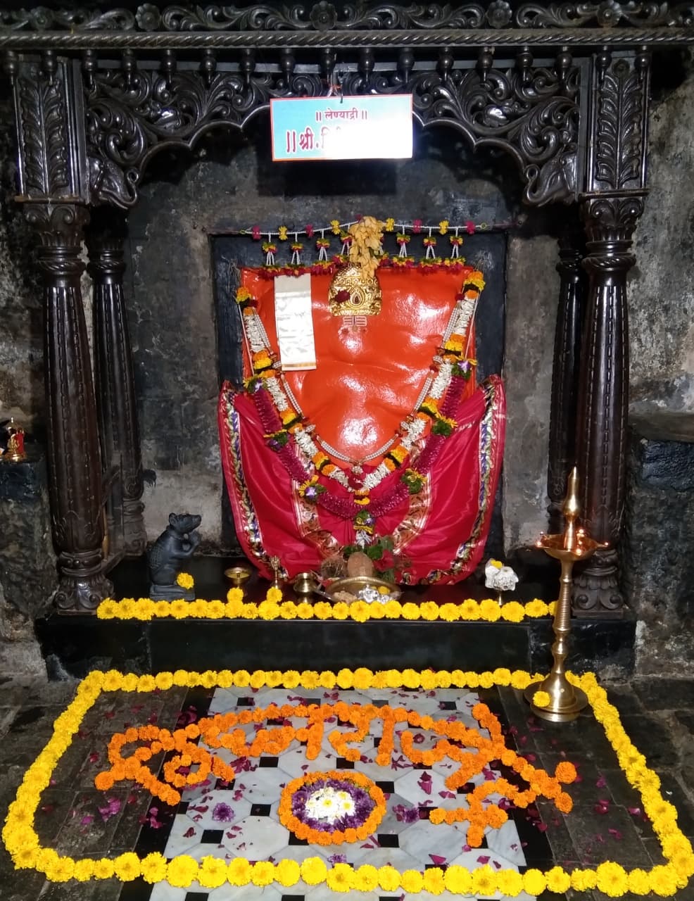 लेन्यान्द्री श्री गणेश नित्य श्रृंगार दर्शन