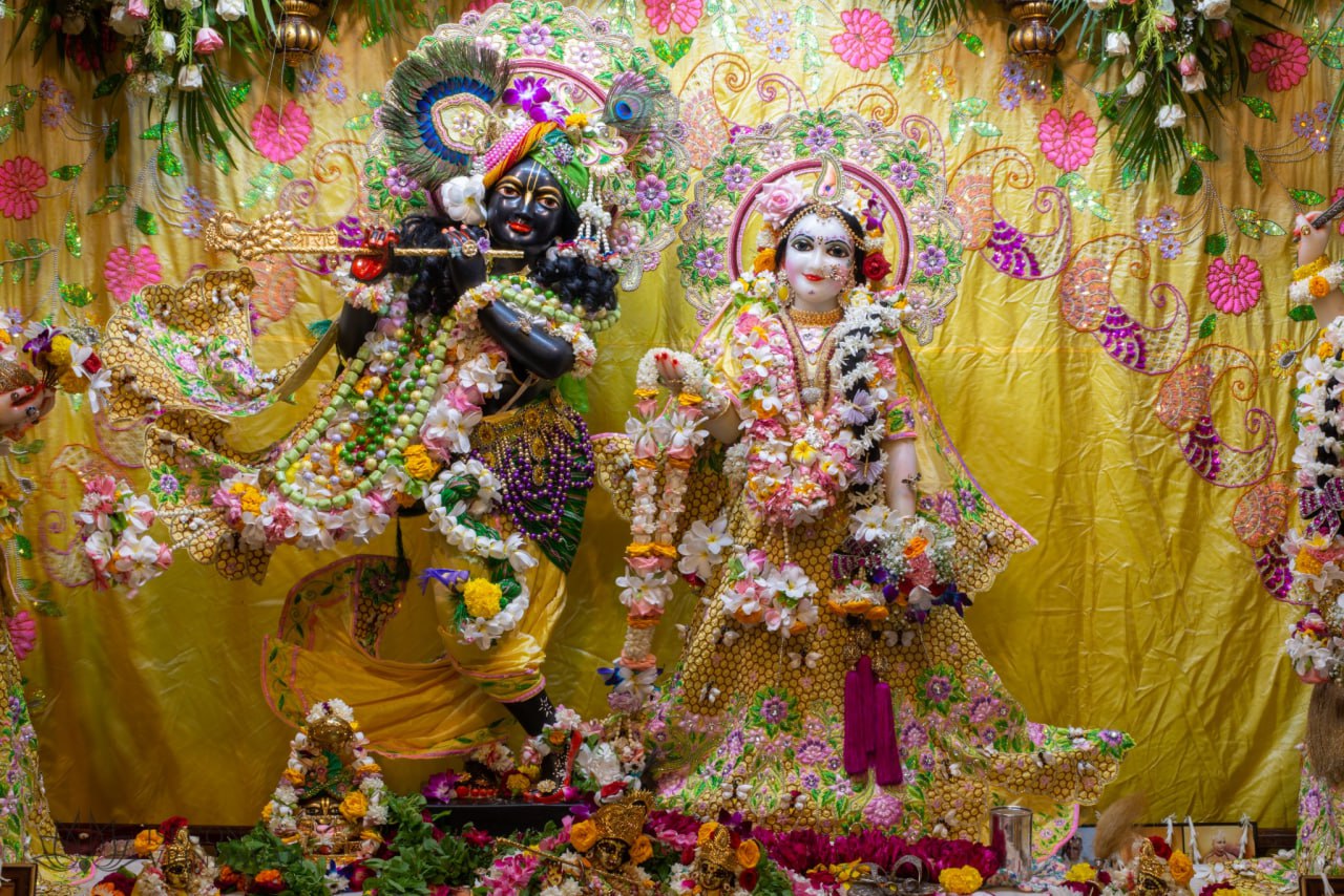 राधे कृष्ण