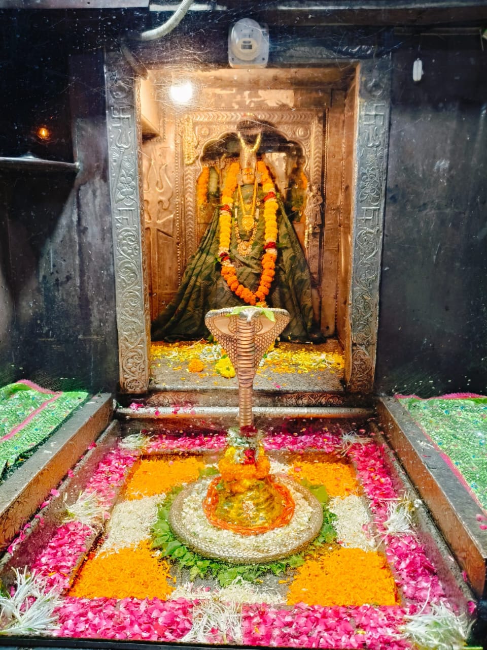 प्रभु श्री ओम्कारेश्वर ज्योतिर्लिंग दिव्य श्रृंगार दर्शन