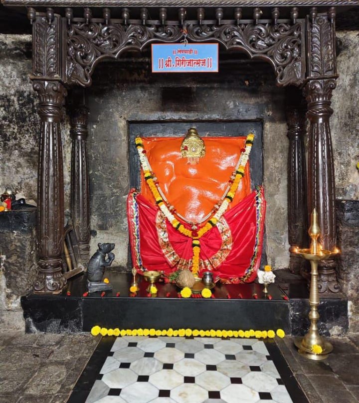 लेणियंद्री श्री गणेश नित्य दर्शन