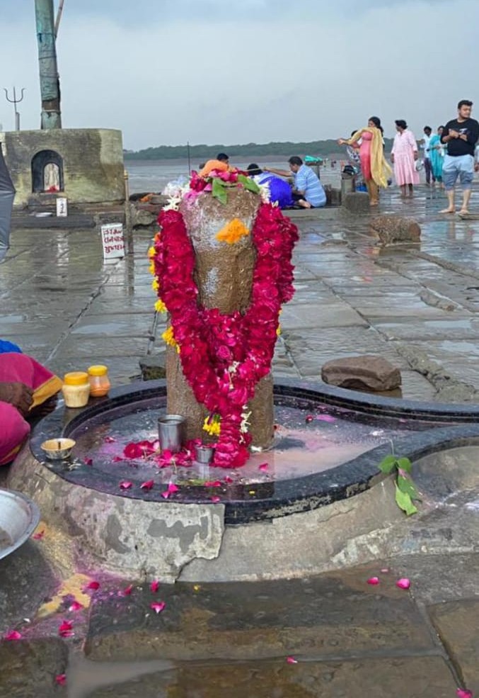 श्री निष्कलंक महादेव नित्य दर्शन