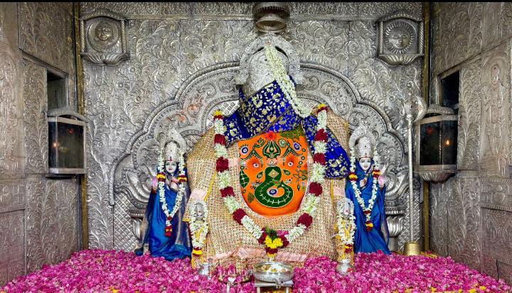प्रथम पूज्य श्री गणेश जी महाराज खजराना, इंदौर के दर्शन