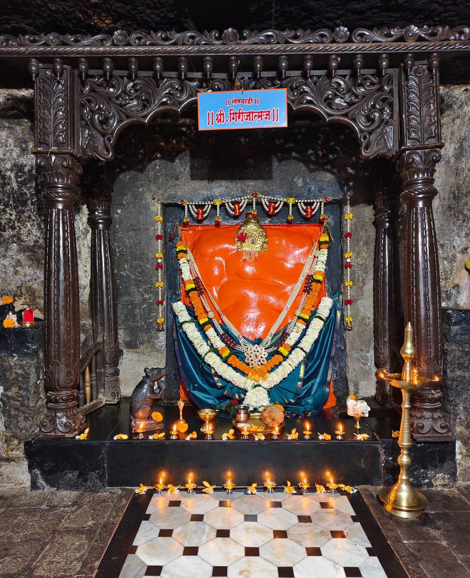 लेन्यान्द्री श्री गणेश नित्य श्रृंगार दर्शन