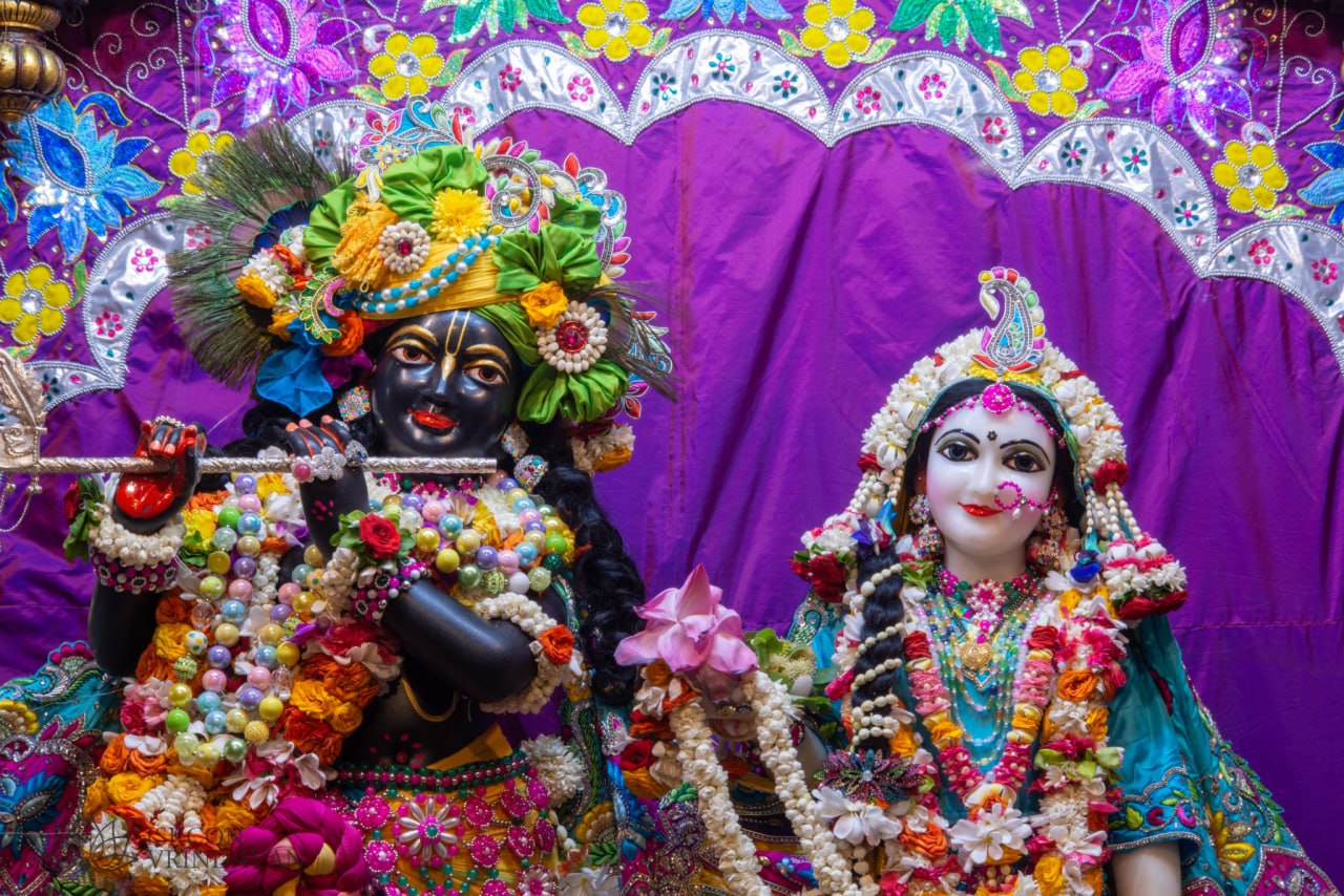 जय राधामाधव