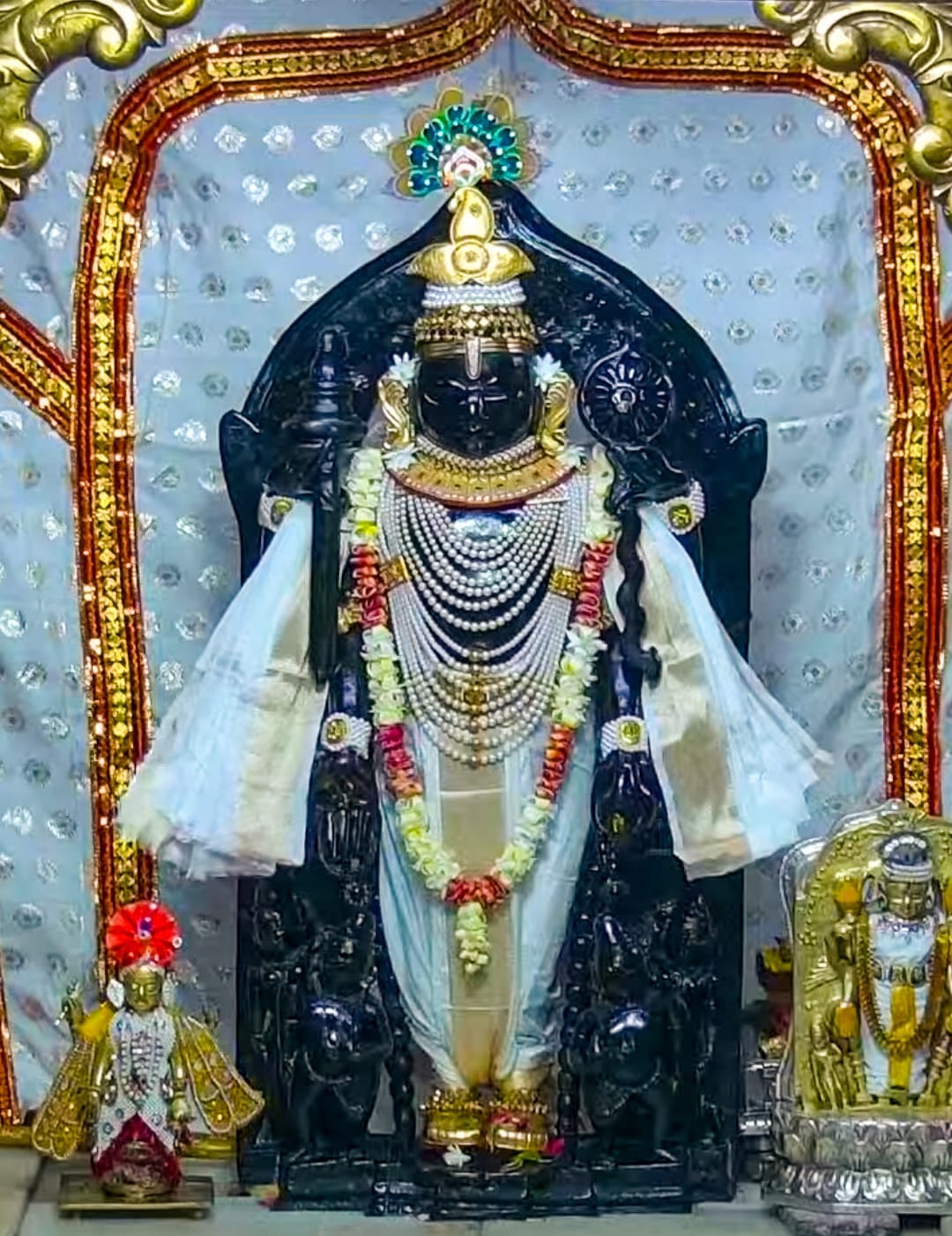 श्री द्वारकाधीश महाराज नित्य श्रृंगार दर्शन