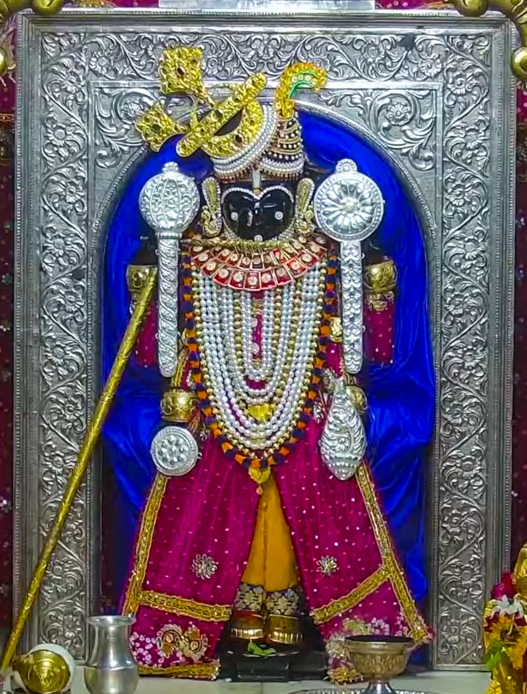 श्री द्वारकाधीश महाराज नित्य श्रृंगार दर्शन