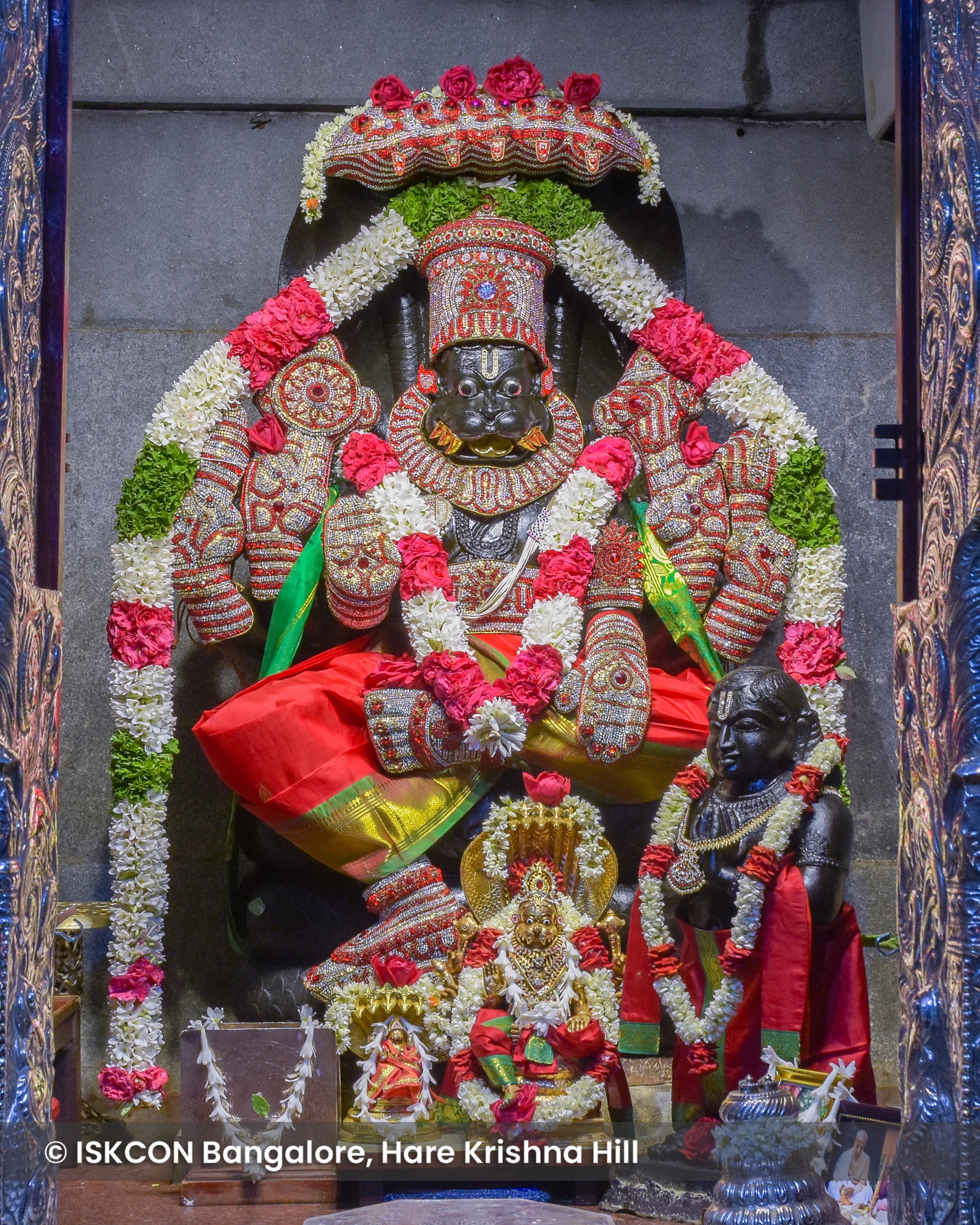 इस्कॉन बैंगलोर मंदिर से दैनिक दर्शन