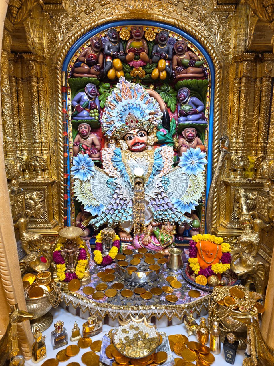 कष्टभंजन देव के दर्शन