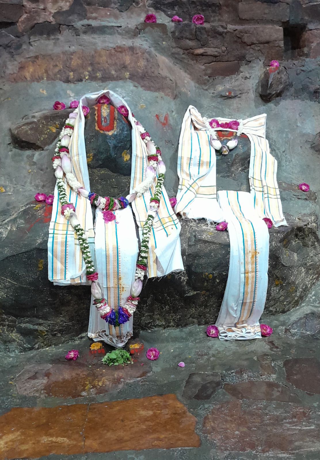 श्री गिरिराज जी मुखारविन्द महाराज जतीपुरा गोवर्धन धाम