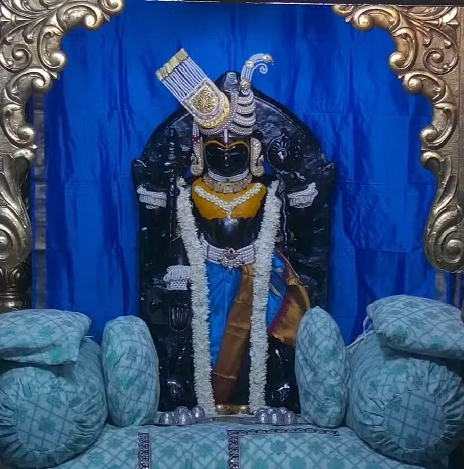 श्री भगवान द्वारकाधीश चंदन सेवा दर्शन