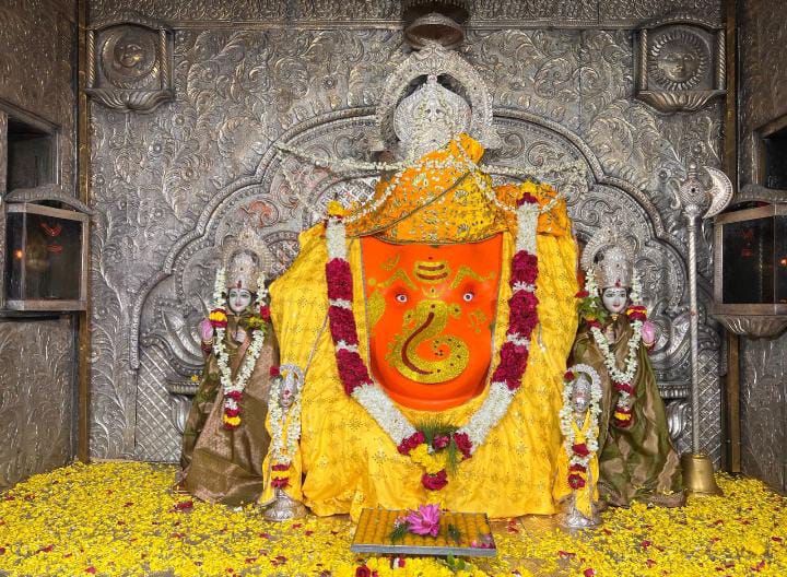 पूज्य श्री गणेश जी महाराज खजराना, इंदौर के दर्शन।