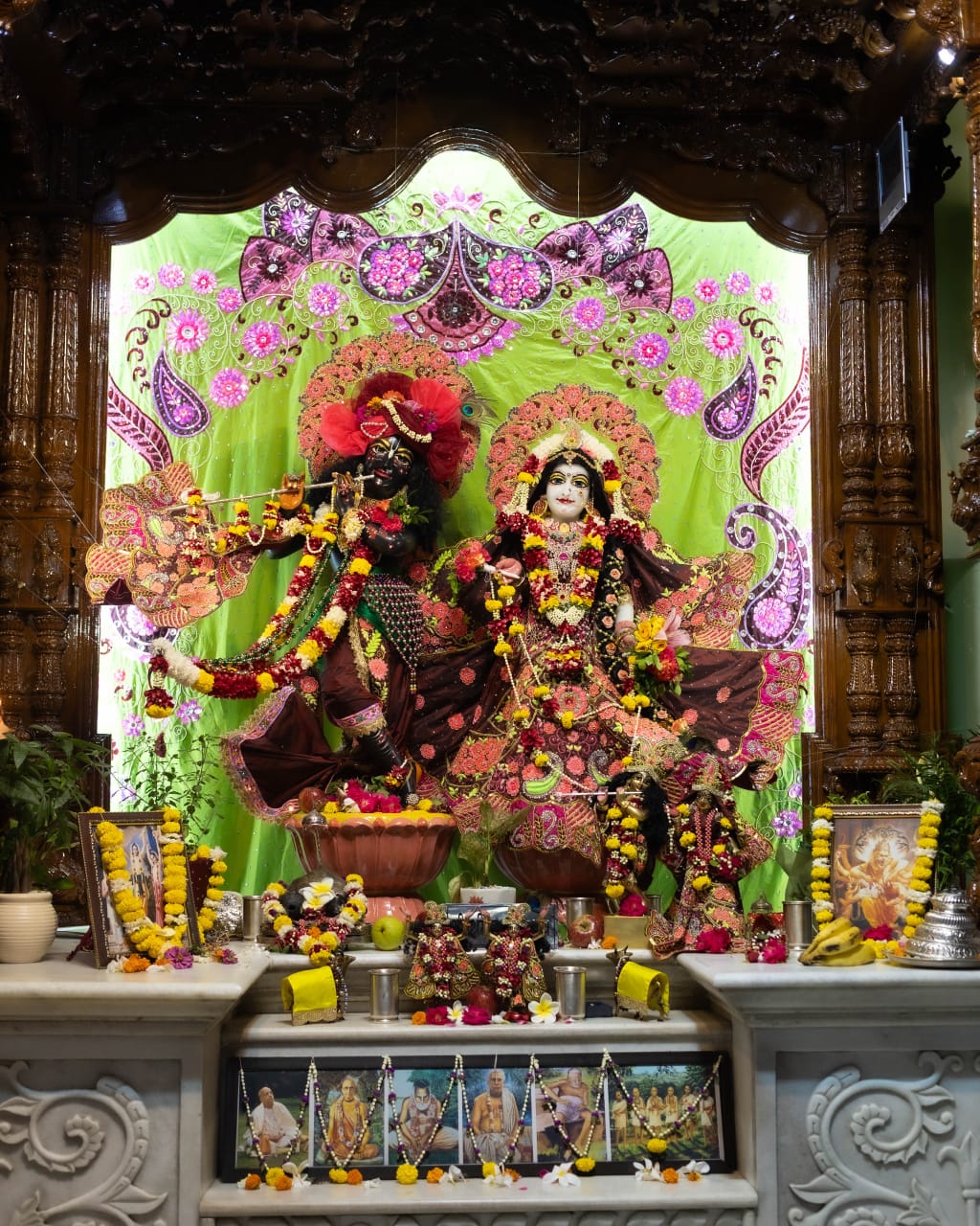 राधे कृष्ण