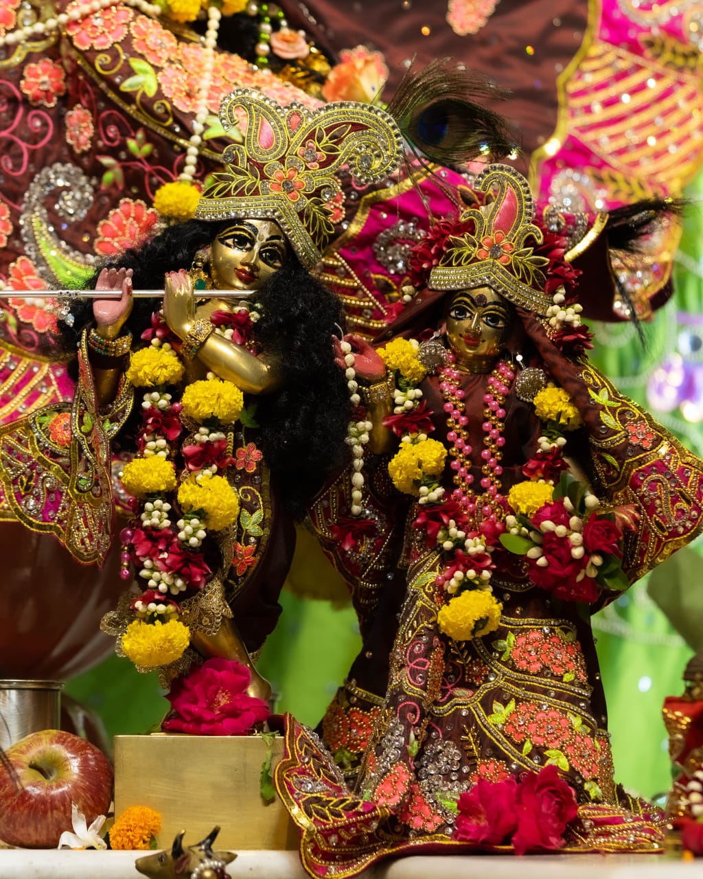 राधे कृष्ण