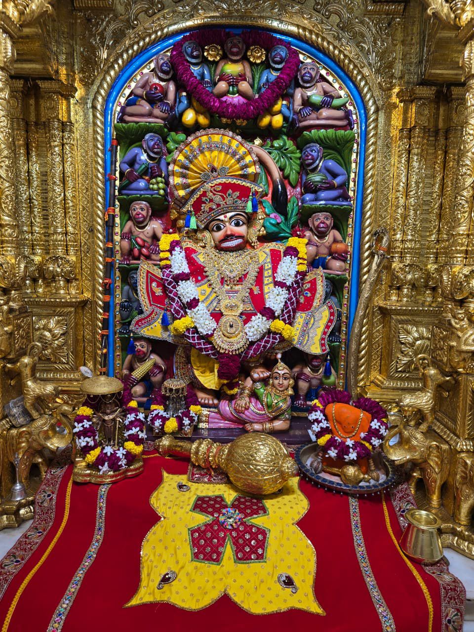 कष्टभंजन देव के दर्शन