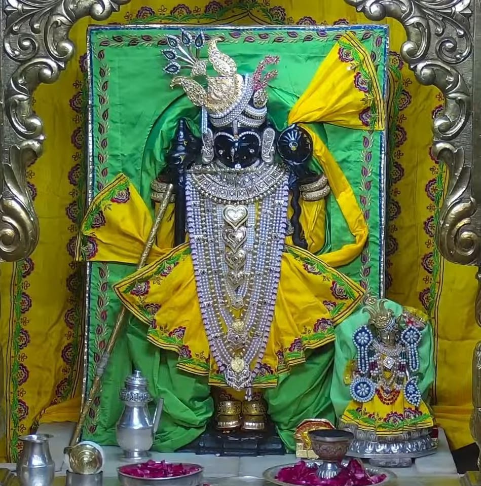 द्वारकाधीश जी के श्रृंगार दर्शन