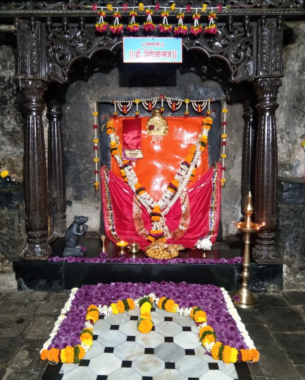 द्वारकाधीश महाराज के दिव्य श्रृंगार दर्शन