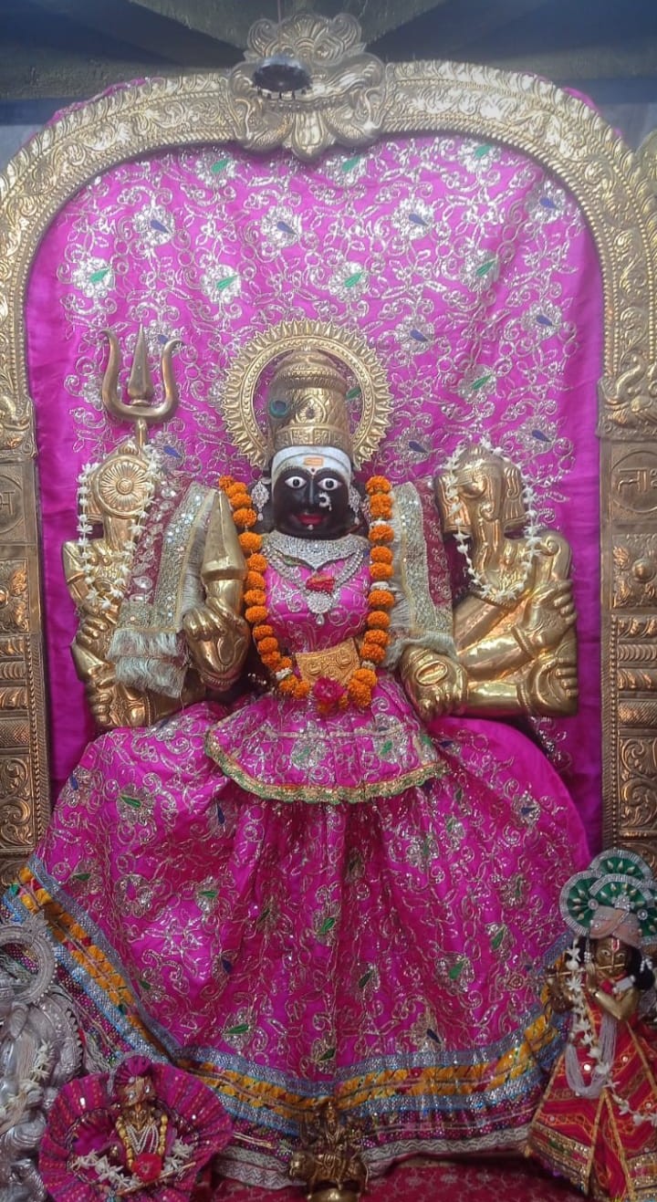 श्री स्वर्णदुर्गा नित्य श्रृंगार दर्शन
