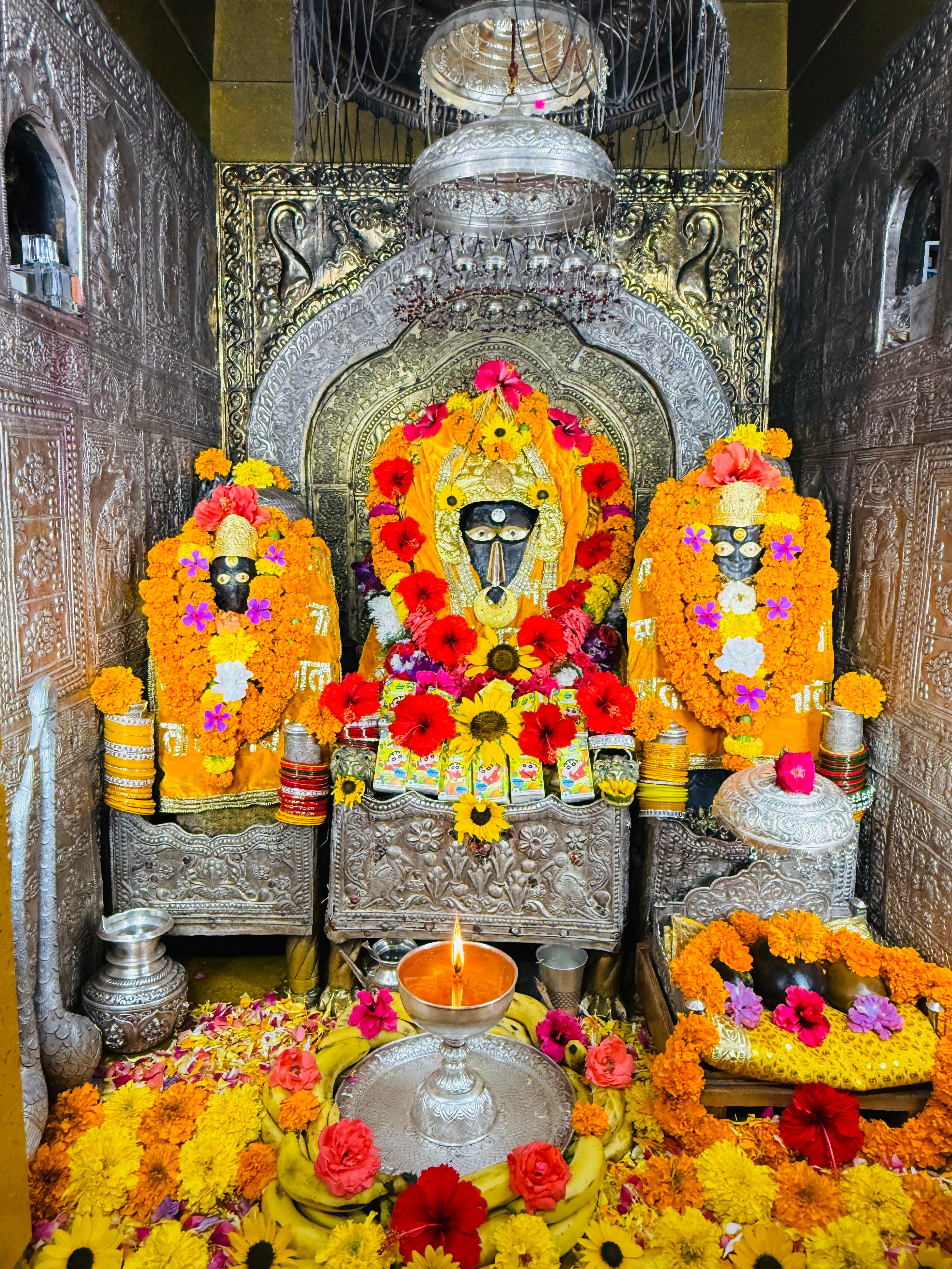 बगलामुखी माता के दर्शन